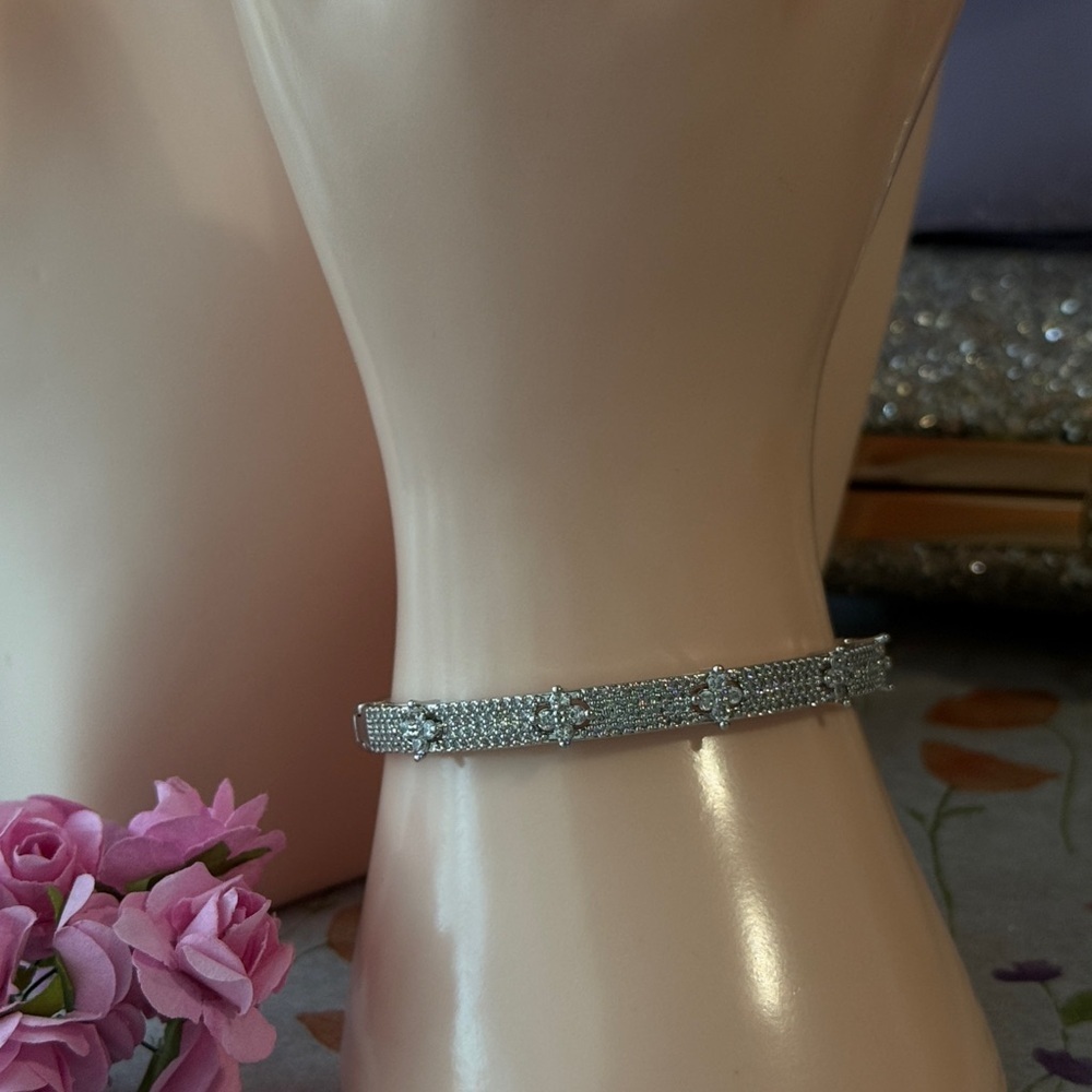 18K Gold Plated Luxury Bracelet with Zirconia - Picture 4 of 5